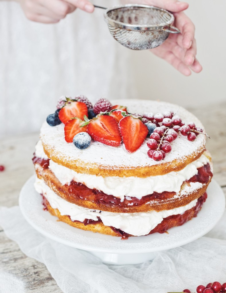 strawberry sponge cake