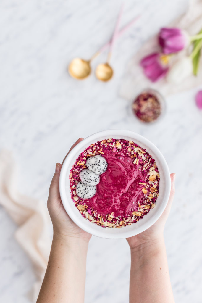 Beetroot and raspberry smoothie bowl