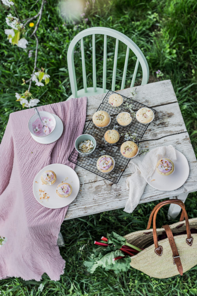 rhubarb muffins